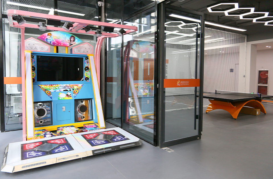 Jinqiu International - Dance Machine