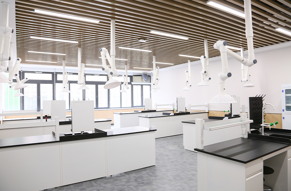 Jinqiu International - Physics and Biochemistry Laboratories